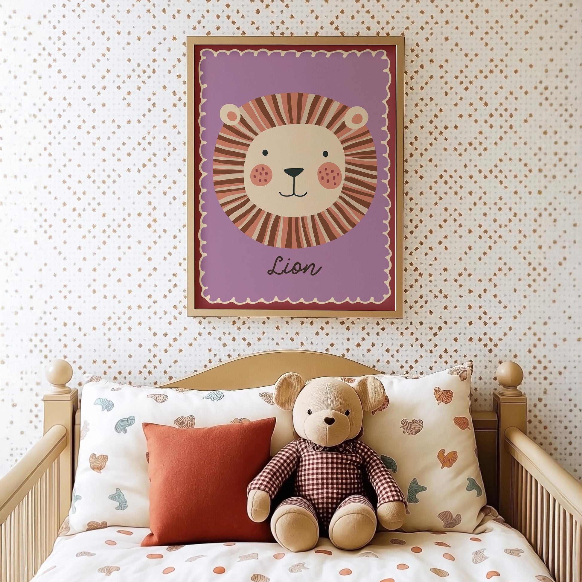 Poster Kinderzimmer Löwe · Niedliches Tiermotiv · Lion Illustration auf Lila Hintergrund · Dschungel Deko für Kinder · Dekoprint ohne Rahmen - justgoodmood