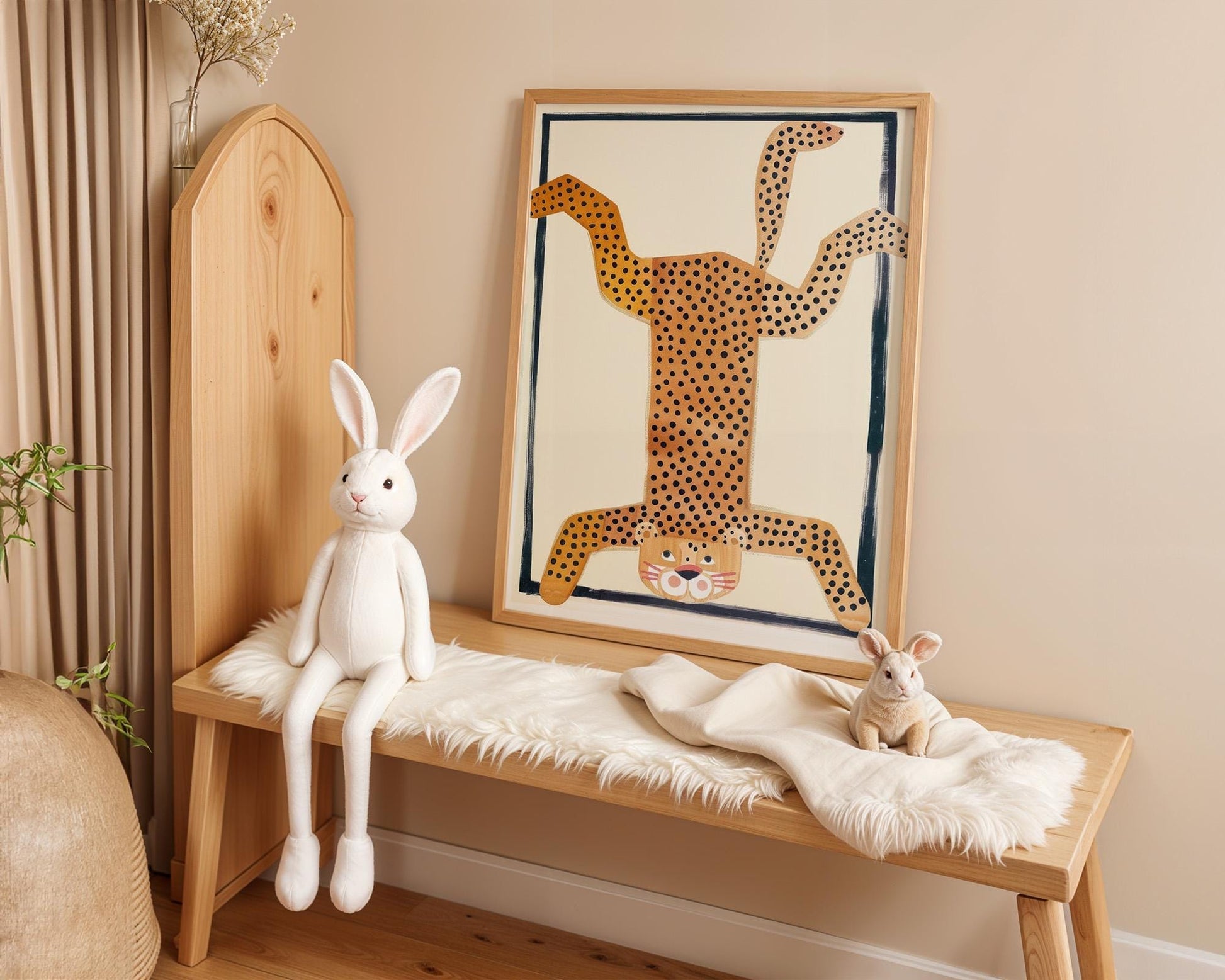 Poster Kinderzimmer Tier · Gepunkteter Leopard Kopfstand · Lustiges Wandbild im Retro Look · Wilde Tierdeko für Kinder · ohne Rahmen - justgoodmood