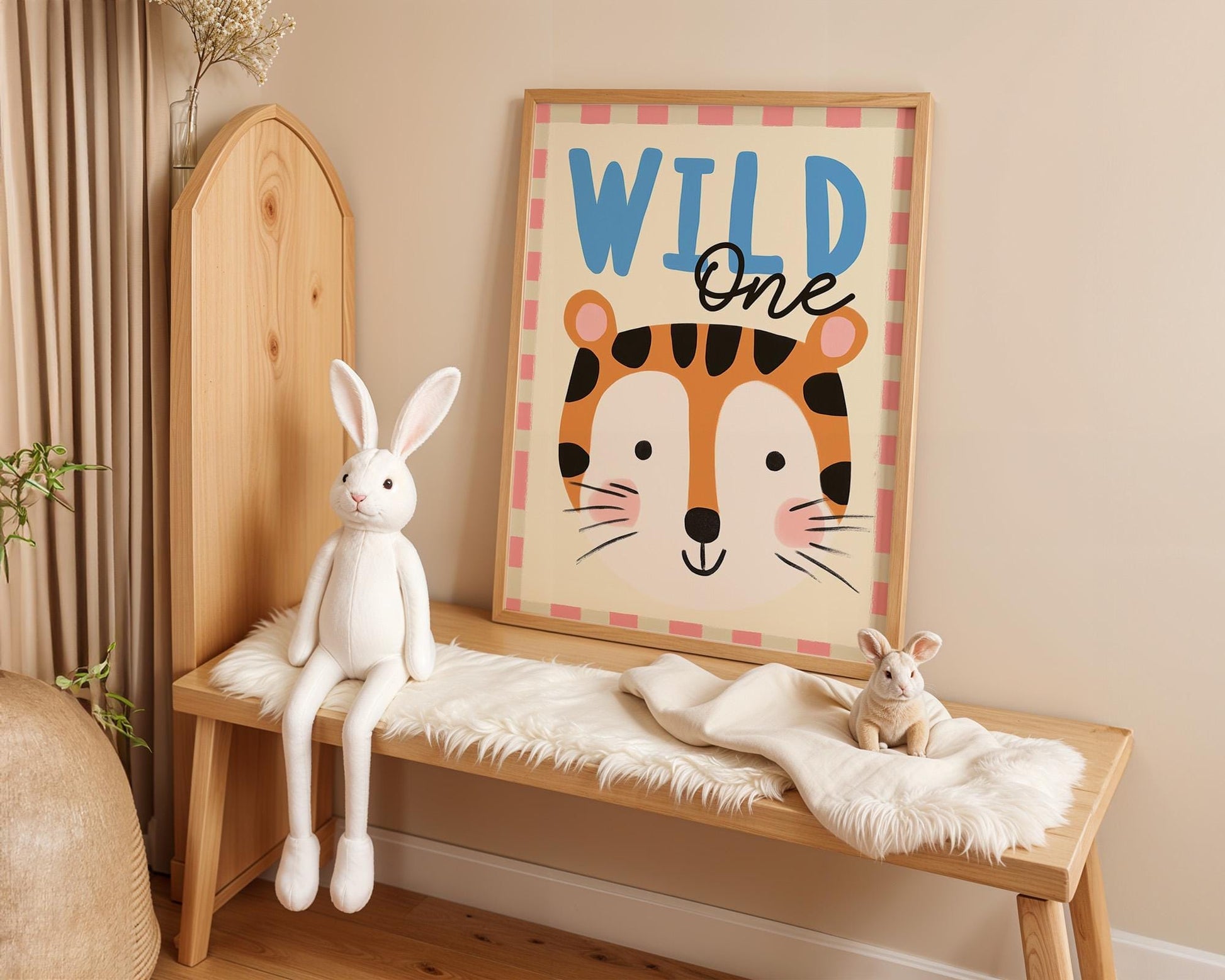 Poster Kinderzimmer Tiger · Wild One Schriftzug · Lustiges Tiermotiv · Dschungel Deko für Kinder · Geburtstagsbild · Dekoprint ohne Rahmen - justgoodmood