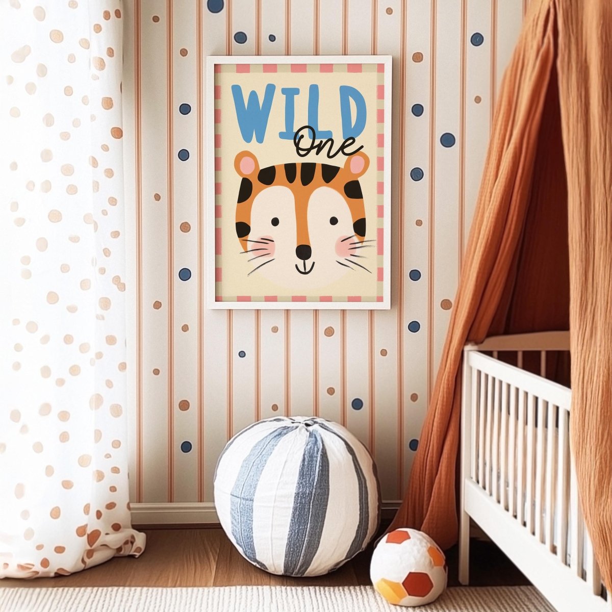 Poster Kinderzimmer Tiger · Wild One Schriftzug · Lustiges Tiermotiv · Dschungel Deko für Kinder · Geburtstagsbild · Dekoprint ohne Rahmen - justgoodmood