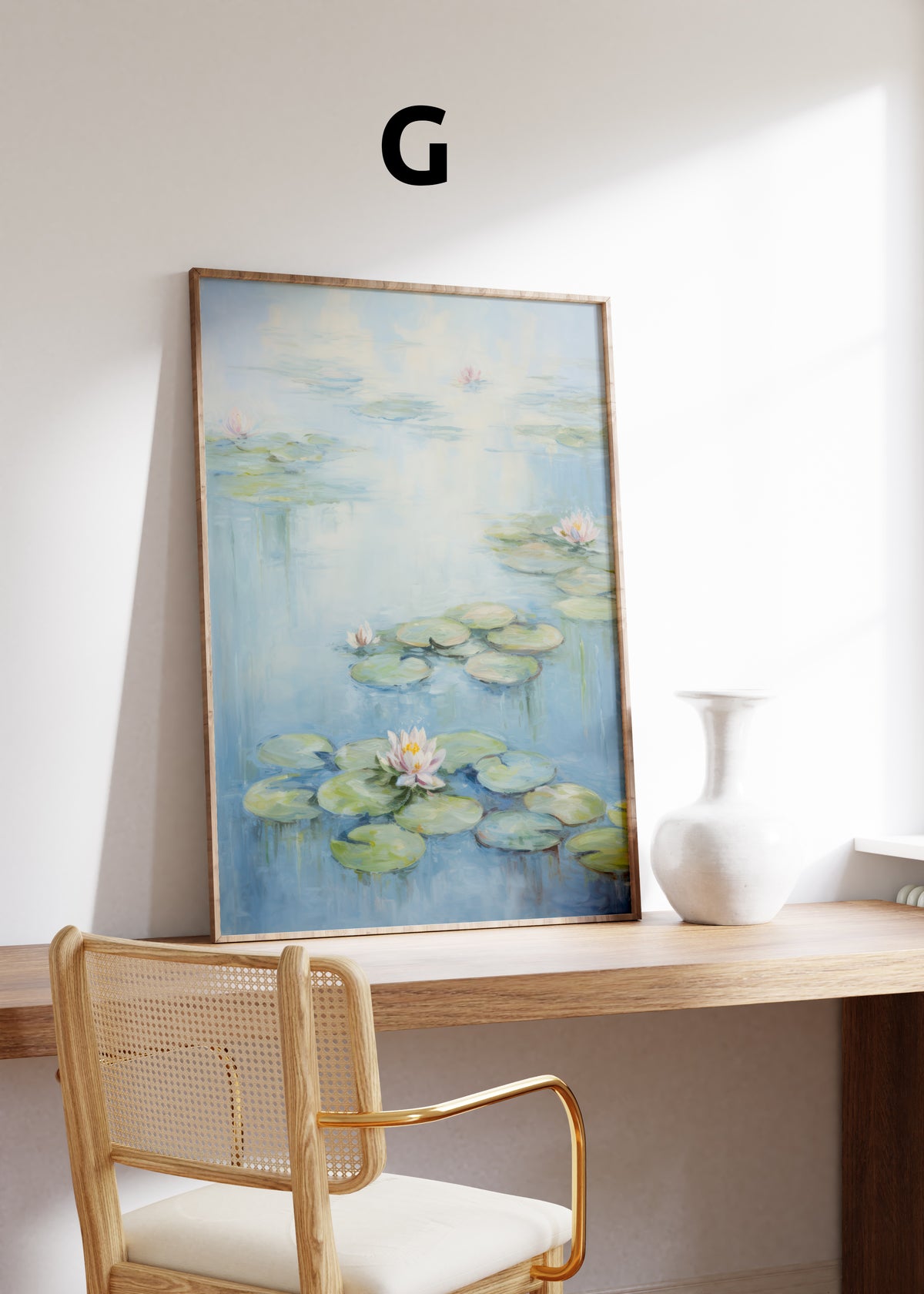 Poster mit rosa Seerosen und grünen Blättern auf einem ruhigen blauen Teich, im Holzrahmen – Variante G.