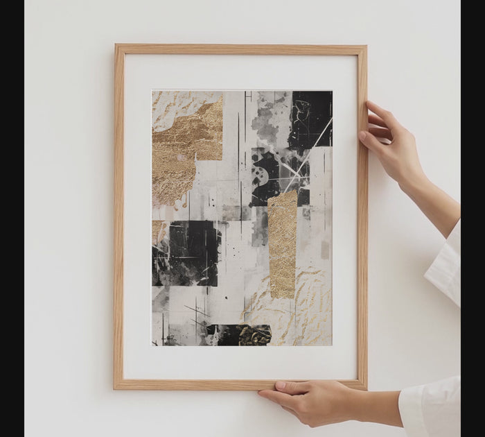 Schwarz-Gold-Poster mit organischen Formen
