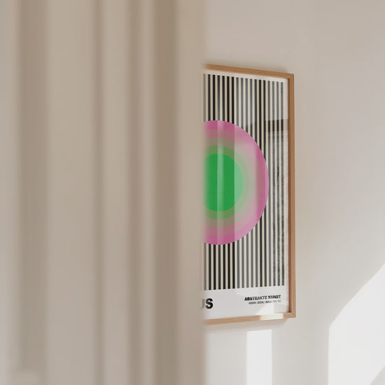 Poster Bauhaus Abstrakte Kunst · Grüner Kreis mit rosa Ringen auf schwarzen Streifen · Geometrisches Retro Wandbild · Print ohne Rahmen