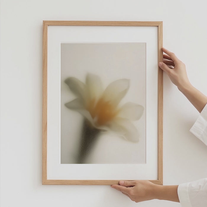 Geschenkidee · Blumen hinter Glas und Flachbild Fotografie Poster Ästhetische Prints · Dekoprint ohne Rahmen | JUSTGOODMOOD