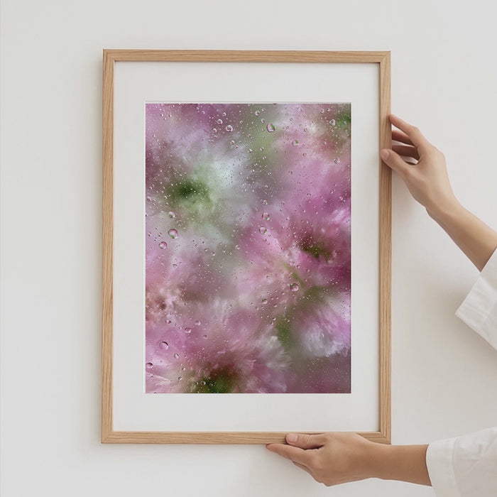 Geschenkidee · Rosen hinter Glas und Wassertropfen Poster Ästhetische Natur Fotografie · Dekoprint ohne Rahmen | JUSTGOODMOOD
