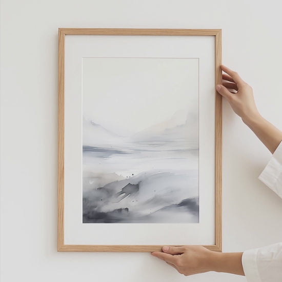 Aquarell Landschaft Poster · Geschenkidee · Nebelige Berge und Ruhige Naturkunst · Elegante Wanddeko für Wohnzimmer · Print ohne Rahmen