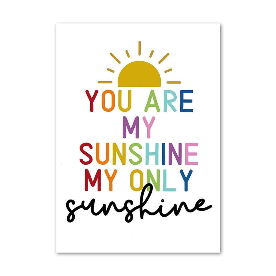 Fröhliches Poster mit dem Spruch "You are my sunshine, my only sunshine" in bunten Buchstaben, Teil der Kollektion von justgoodmood "Regenbogen Sonne Sprüche und Alphabet als Deko Print ohne Rahmen".