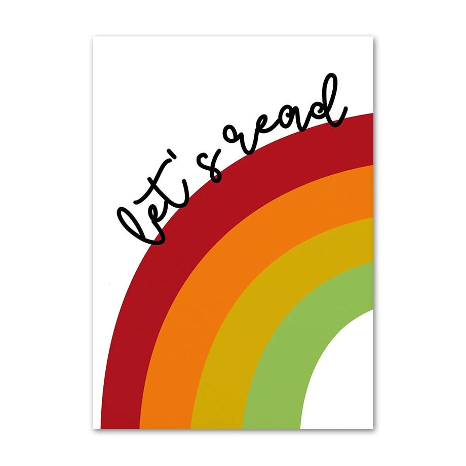 Wunderschönes Poster von justgoodmood mit einem Regenbogen und dem Schriftzug 'let's read', ideal für kleine Leseratten und Kinderzimmer.