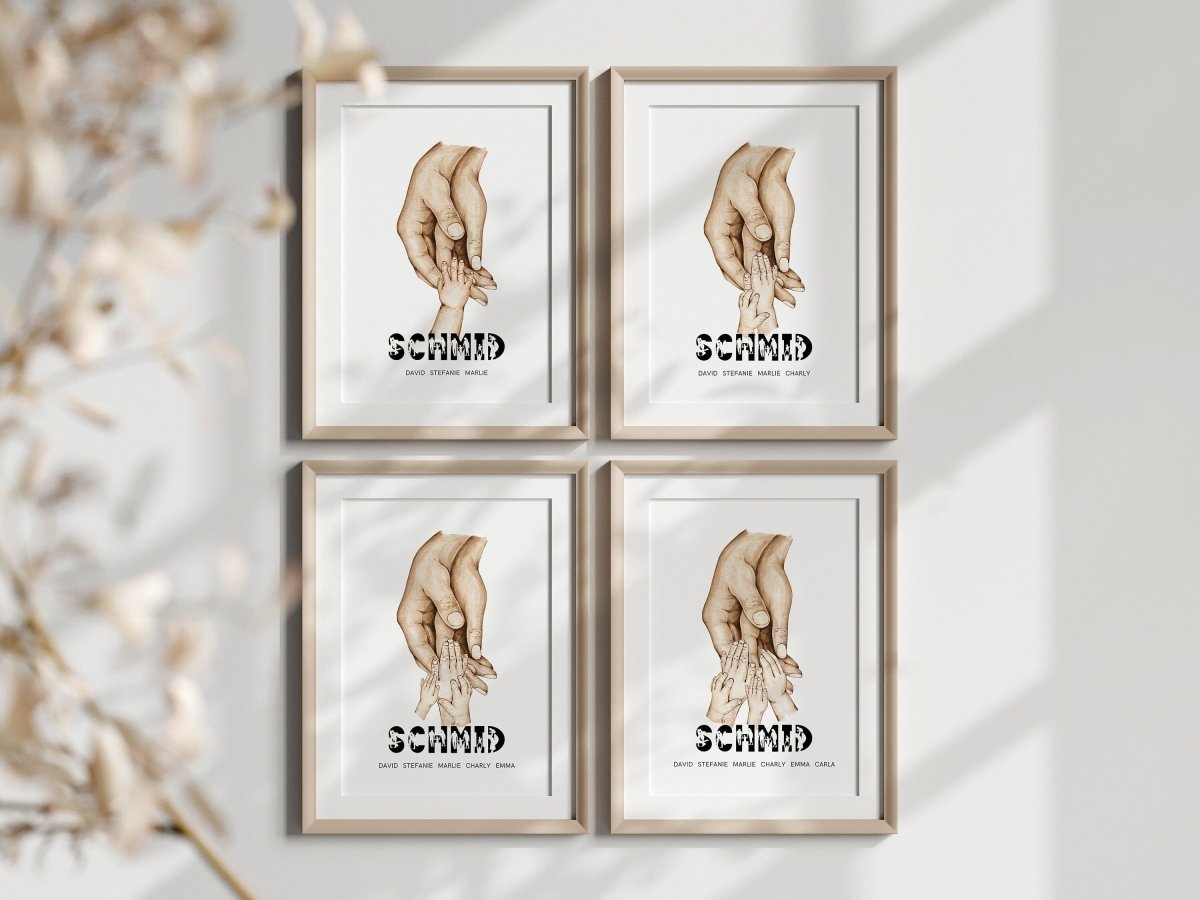 Familienposter Hände mit Namen · Personalisiertes Familienbild · Geschenk für Familie · Dekoprint ohne Rahmen - justgoodmood