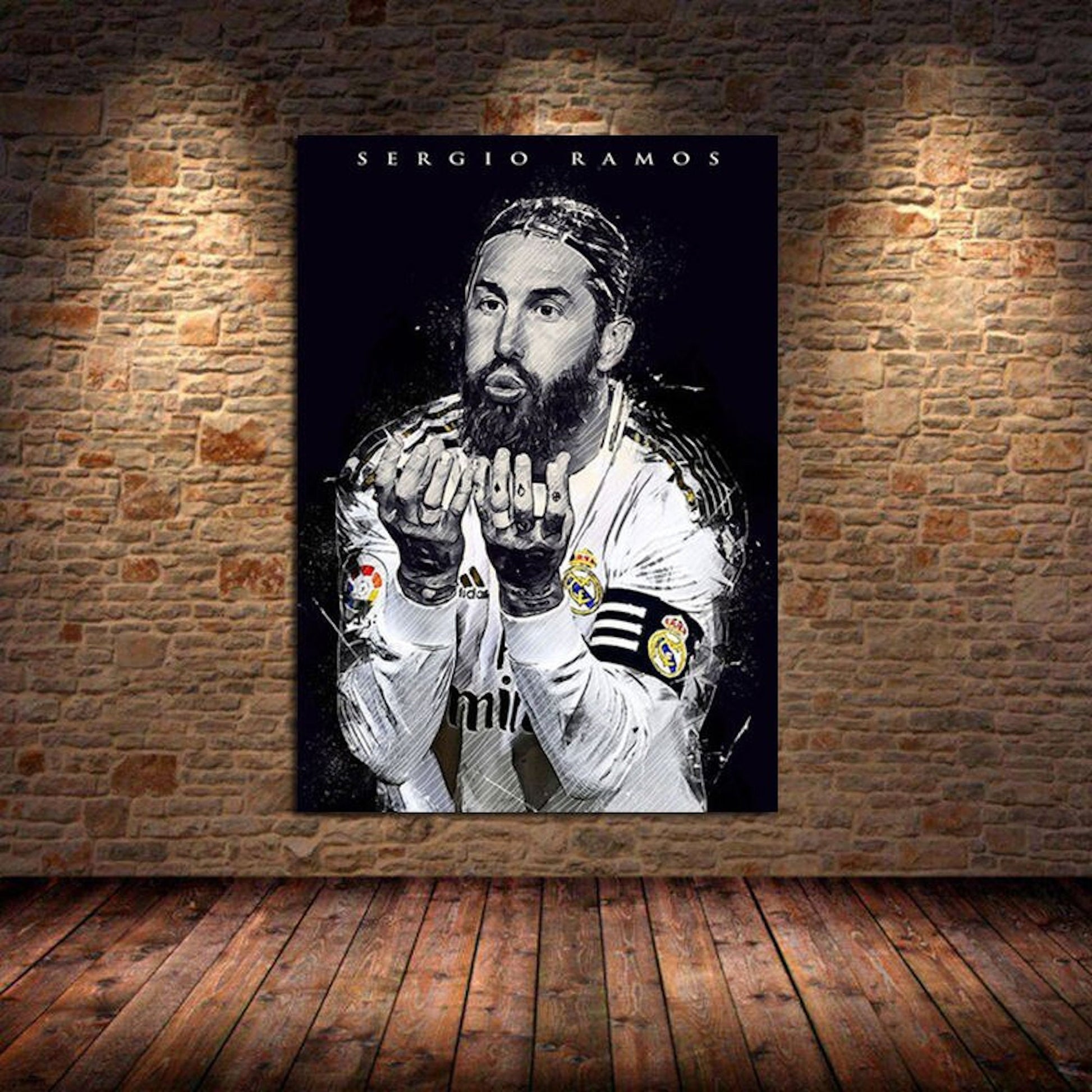 Beeindruckendes Poster von Sergio Ramos in Weiß, ideal für Fußball-Liebhaber und als Wandkunst von justgoodmood - Poster Fußball Christiano Ronaldo und Messi als Deko Print ohne Rahmen.