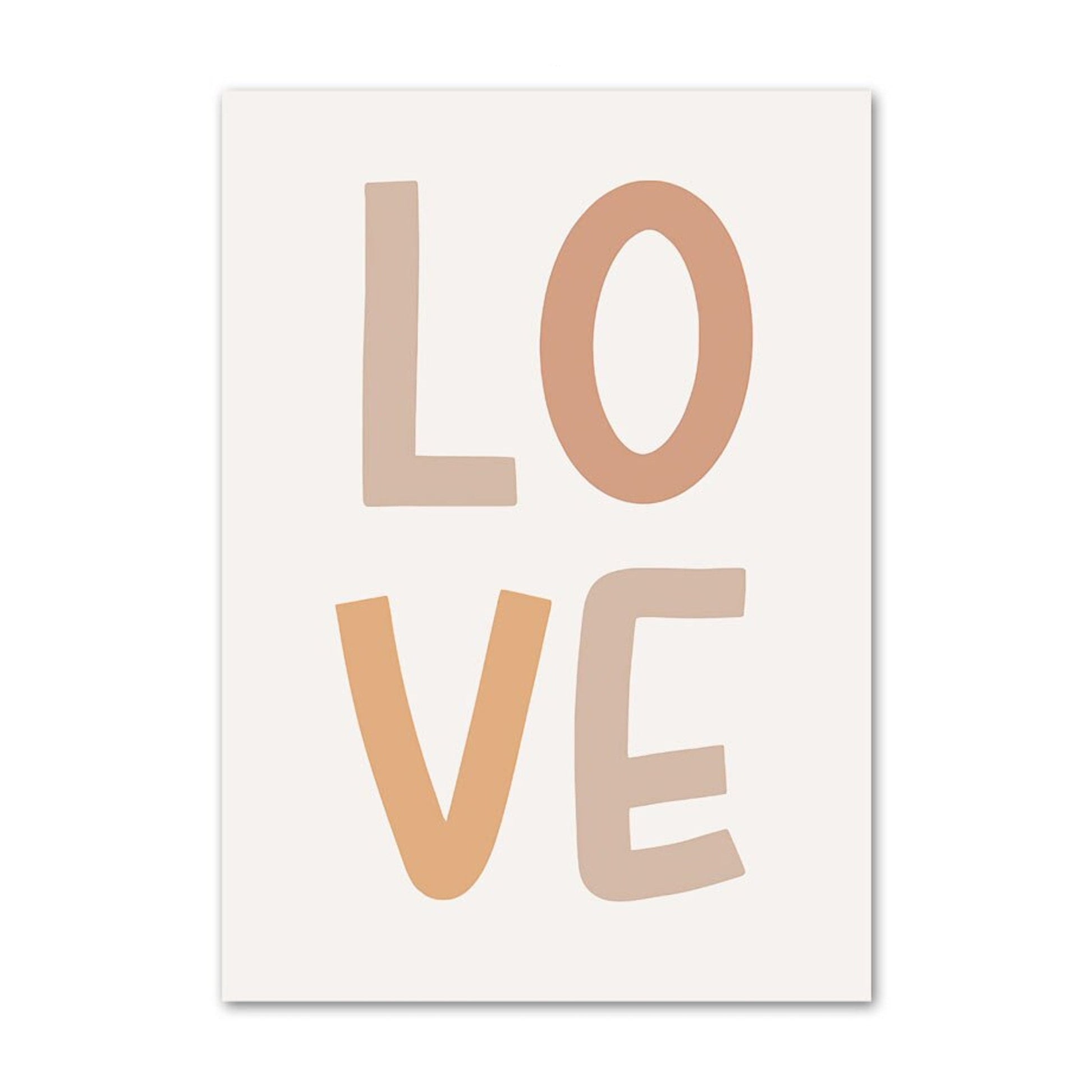 Wandposter mit dem Wort 'LOVE' in stilvollem, kinderfreundlichem Design, ideal für eine herzliche Atmosphäre im Kinderzimmer, von justgoodmood.