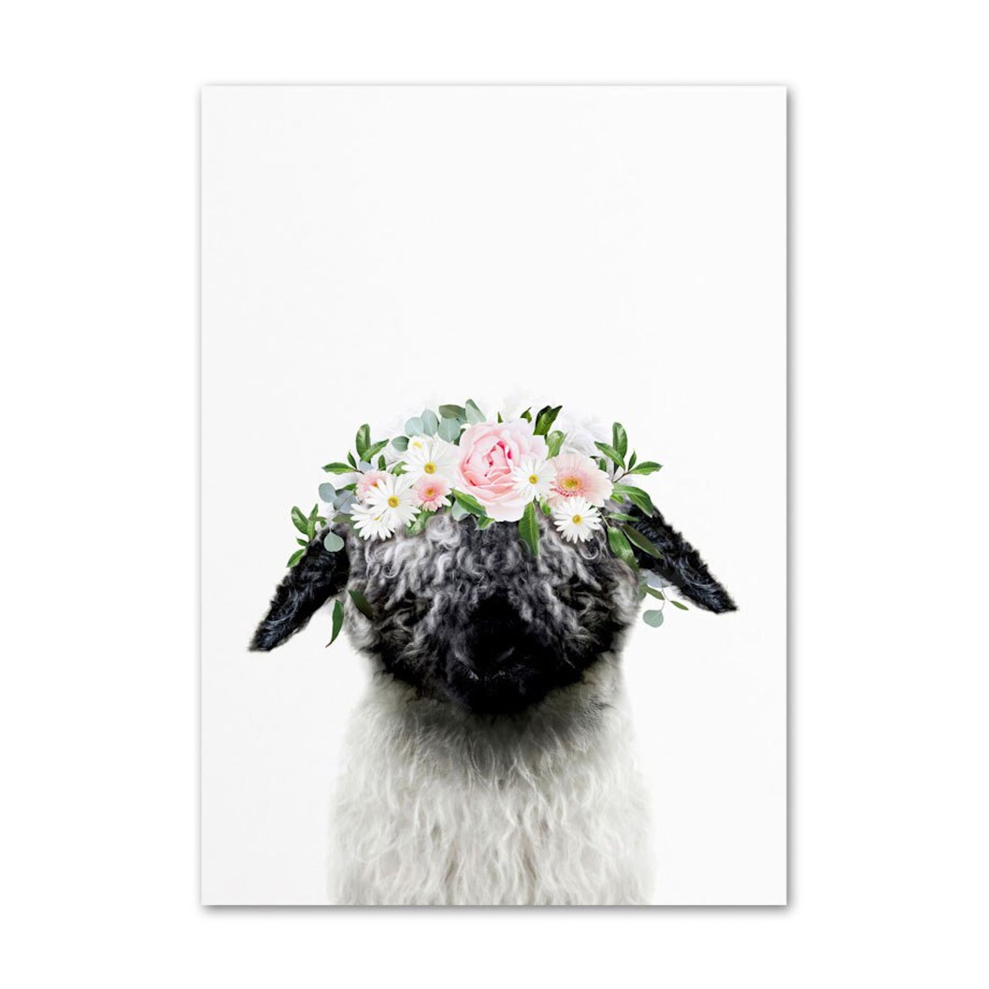 Schaf mit einem zarten Blumenkranz in einem Poster von justgoodmood. Perfekte Wanddeko im Kinderzimmer mit Kinder Tieren und Frühlingsmotiven.