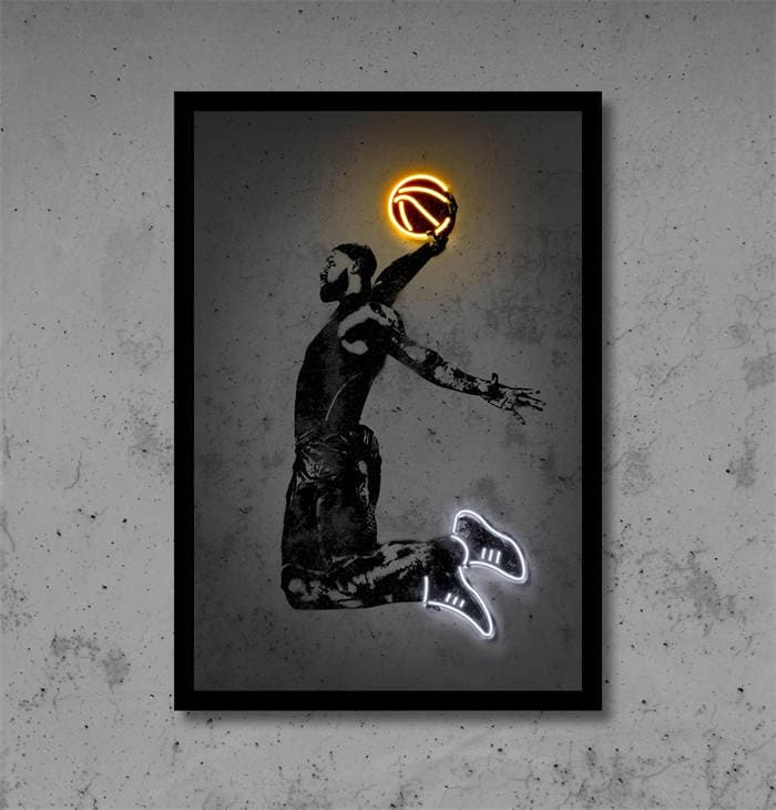 Deko Poster eines Basketballspielers in Aktion mit Neon Ball, ohne Rahmen, bringt Dynamik ins Zuhause, von justgoodmood.