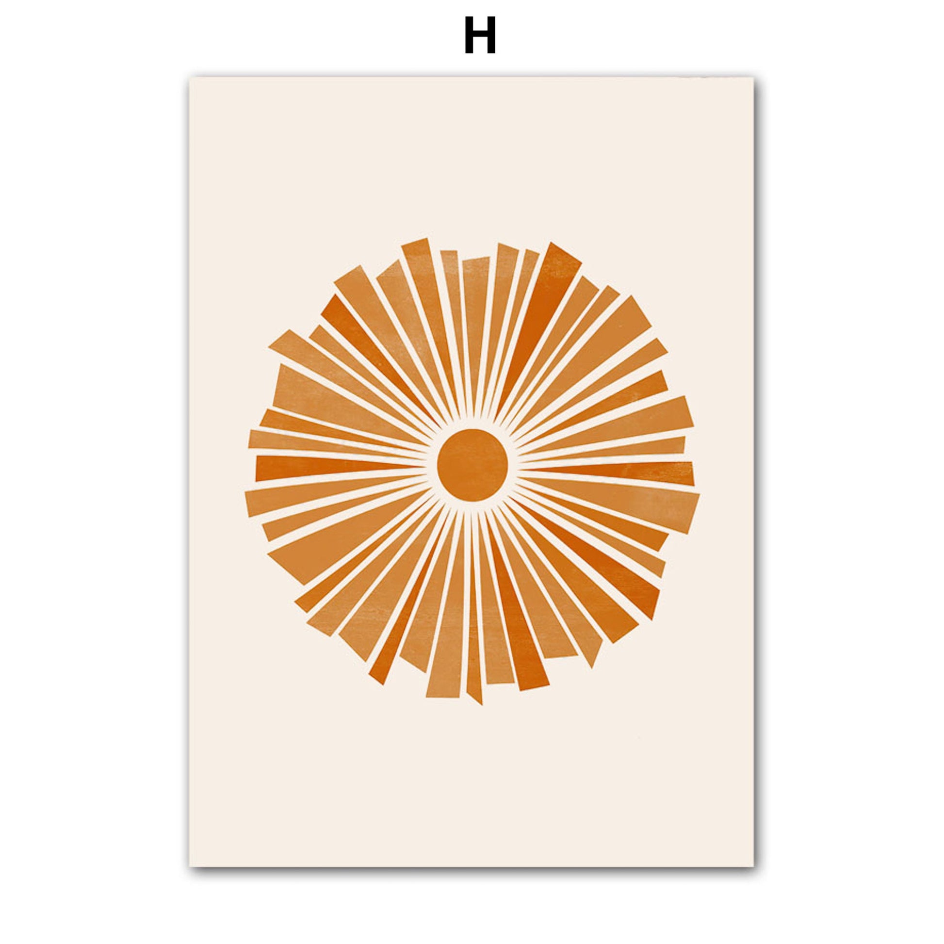 Boho Abstrakt Boho I Berge Sonne Poster von justgoodmood. Dynamisches Muster mit strahlenden Linien, das jedem Raum einen warmen Akzent verleiht.