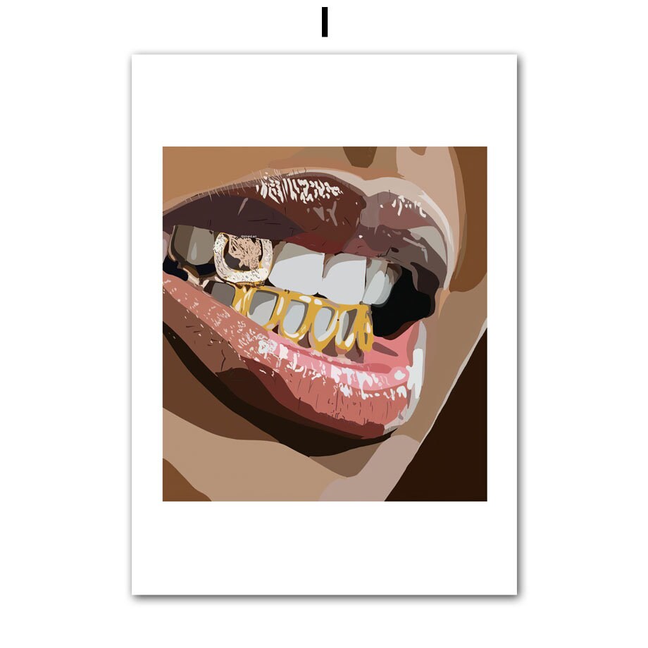 Hip Hop Schmuck Mode Poster von justgoodmood mit stylischem design, das einen glänzenden Mund mit goldenen Zähnen und feministischen Akzenten zeigt. Ideal für die Wanddekoration in Schlafzimmer oder Wohnzimmer.