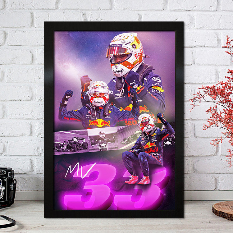 Buntes Formel 1 Poster von Max Verstappen, das seinen Sieg darstellt, perfekt für jedes Sportzimmer. Von justgoodmood.
