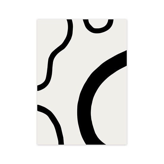 Dynamisches grafisches Poster 'Abstrakt Schwarz Beige' von justgoodmood, zeigt kontrastreiche schwarze Linien auf hellem Hintergrund für einen modernen Touch.