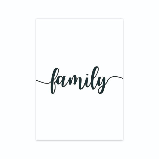 Stylisches Poster mit dem Wort 'family' in eleganter Schrift - perfekt als Wandbild von justgoodmood für ein wohnliches Ambiente.