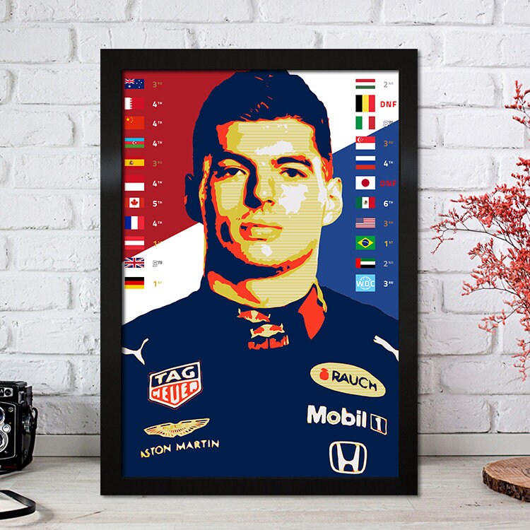 Stylisches Formel 1 Poster von Max Verstappen mit podestierten Platzierungen und Flaggen, ideal für F1-Fans von justgoodmood.
