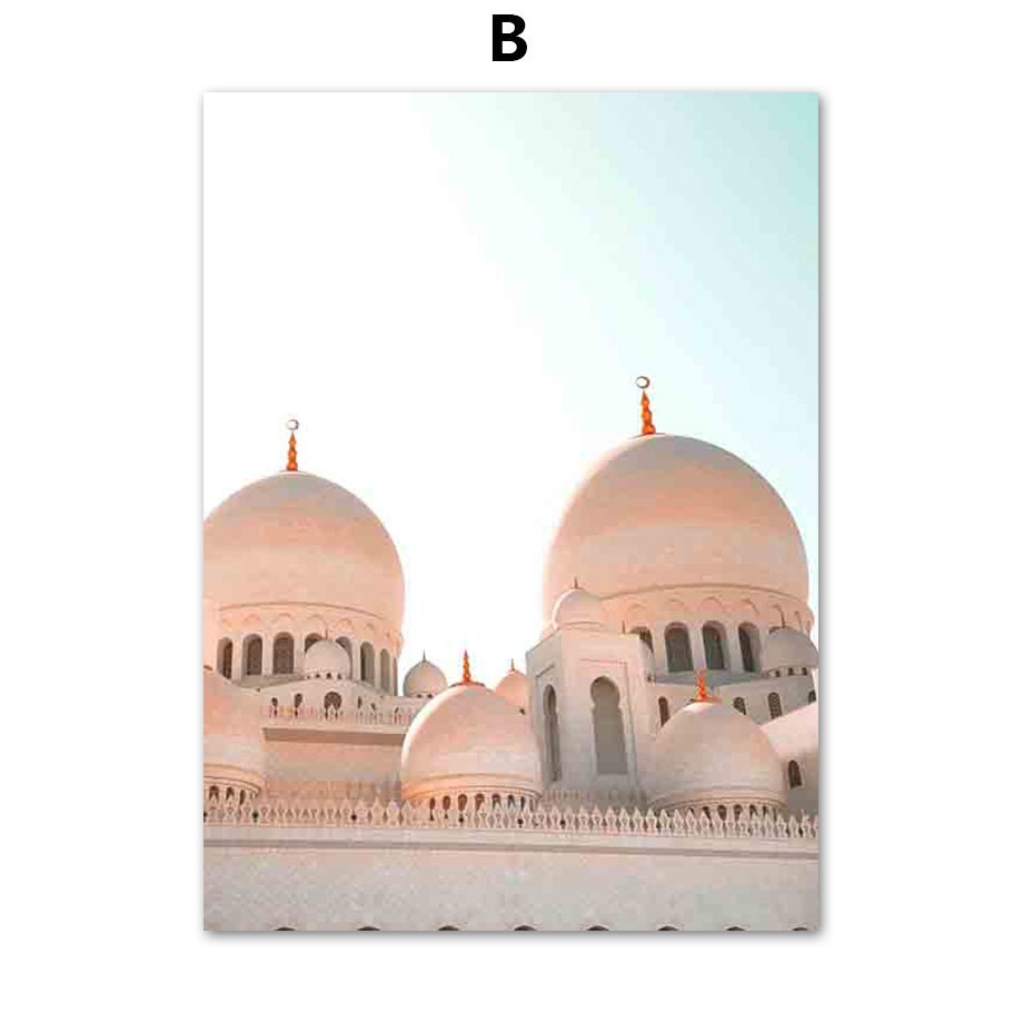 Hübsches Poster von justgoodmood, das die majestätischen Kuppeln der Abu Dhabi Moschee zeigt, ein ideales Deko-Element für Ihr Zuhause.