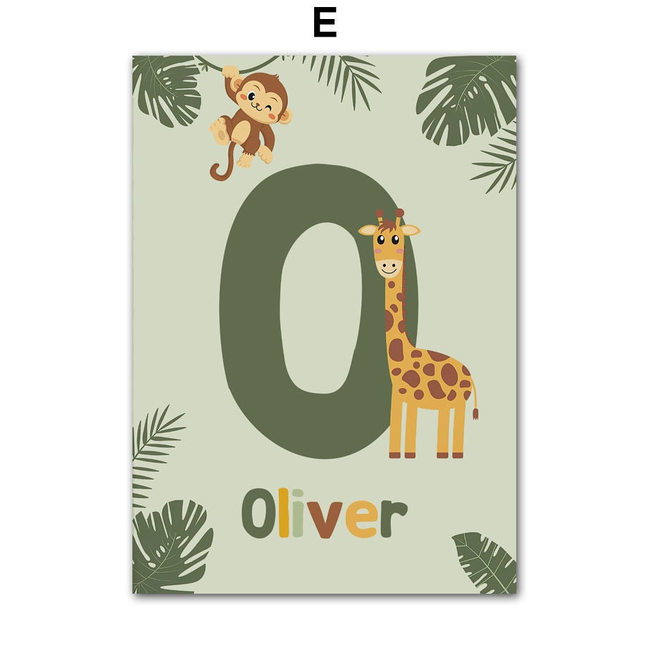 Personalisierbares Poster mit einem Giraffen- und Affenmotiv für Kinderzimmer von justgoodmood, ideales Kunstwerk für das individuelle Kinderzimmer.