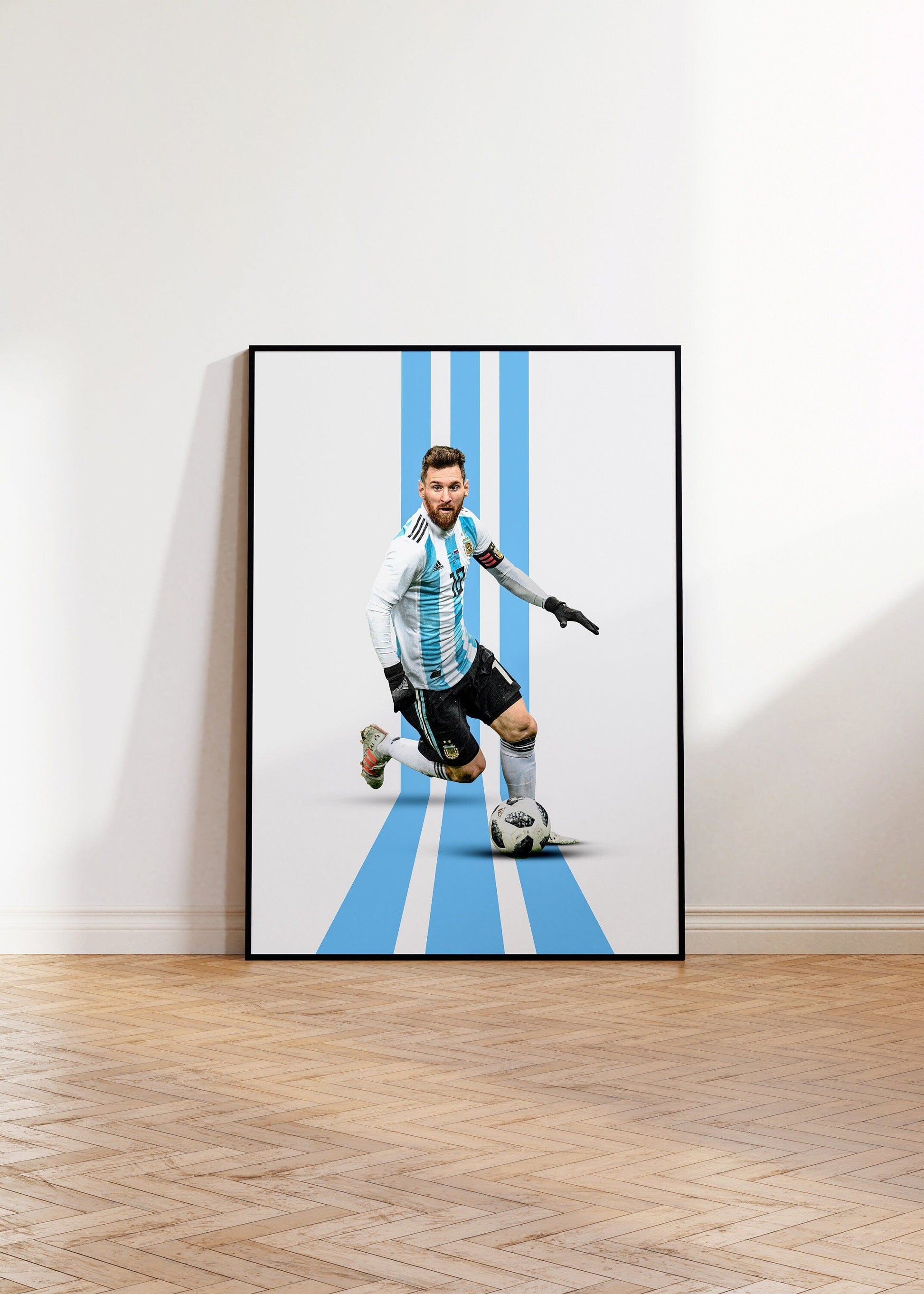Messi Poster Fußball Minimalistisch I Mid Century Modern I Wanddeko I WM Kunst I Argentinien Trikot I Kunstdruck ohne Rahmen - justgoodmood