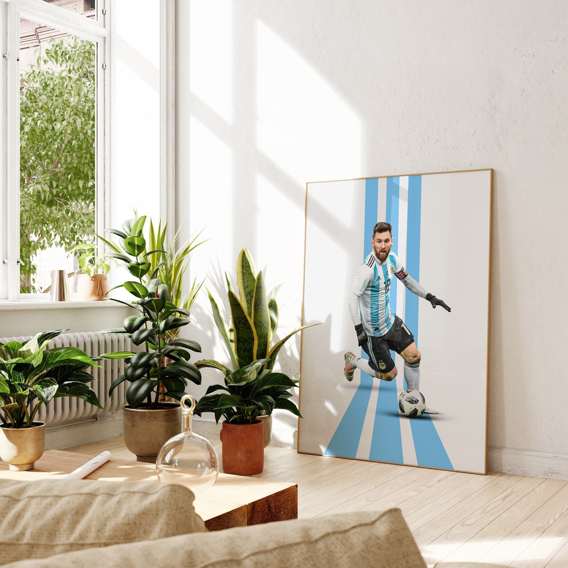 Messi Poster Fußball Minimalistisch I Mid Century Modern I Wanddeko I WM Kunst I Argentinien Trikot I Kunstdruck ohne Rahmen - justgoodmood