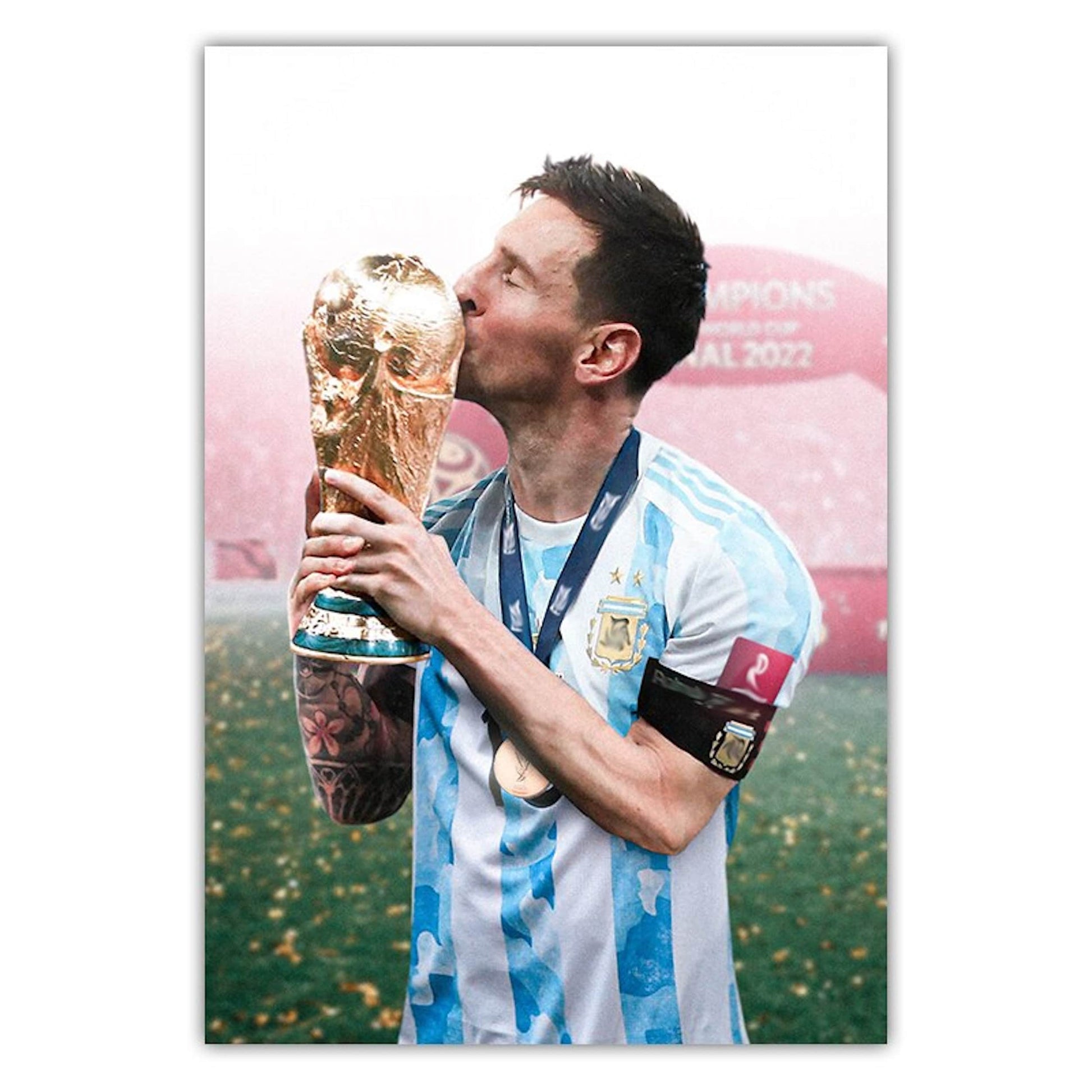 Poster Fußball Messi mit Sieger Pokal Weltmeisterschaft 2022 in Qatar mit Argentinien als Deko Print ohne Rahmen - justgoodmood