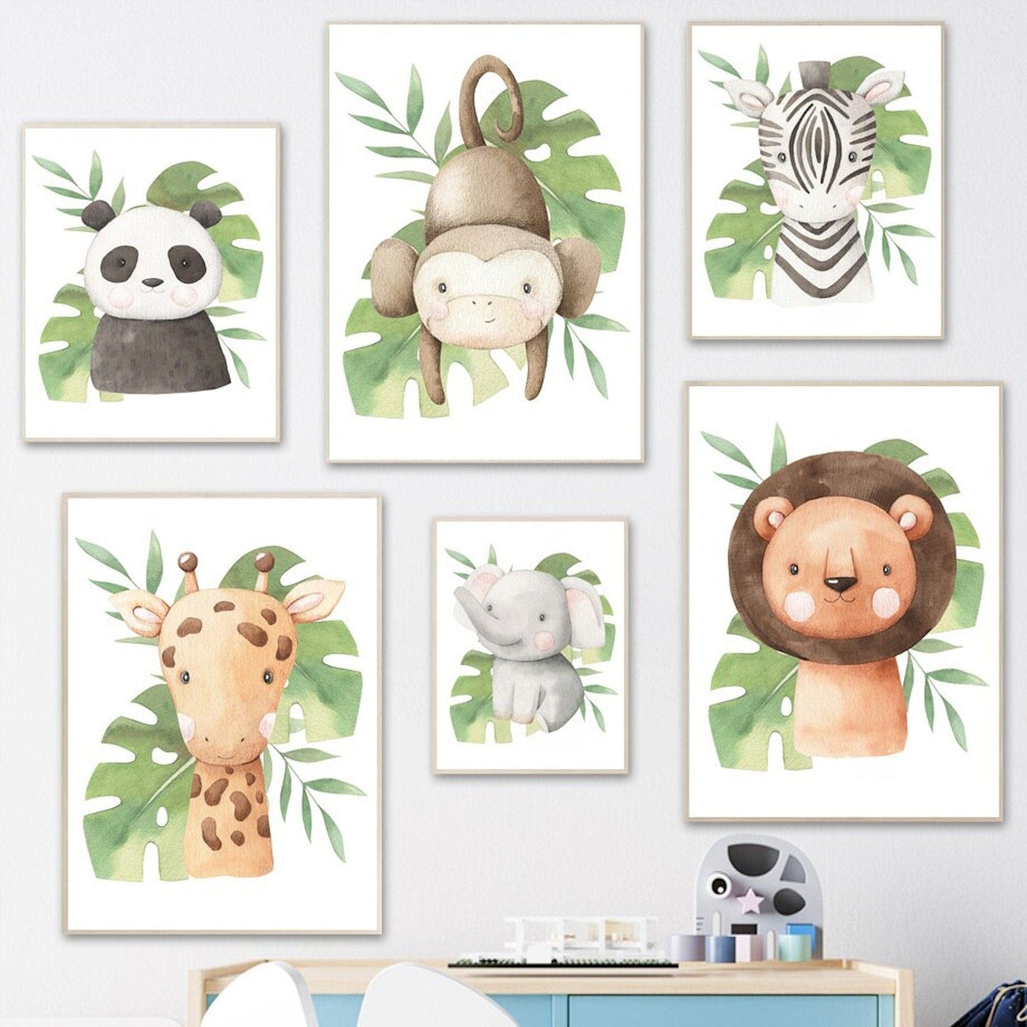 Poster Kinder süße Tiere mit Grünem Blatt Pandabär Giraffe Elefant Löwe Zebra Affe und Tiger als Deko Print ohne Rahmen - justgoodmood