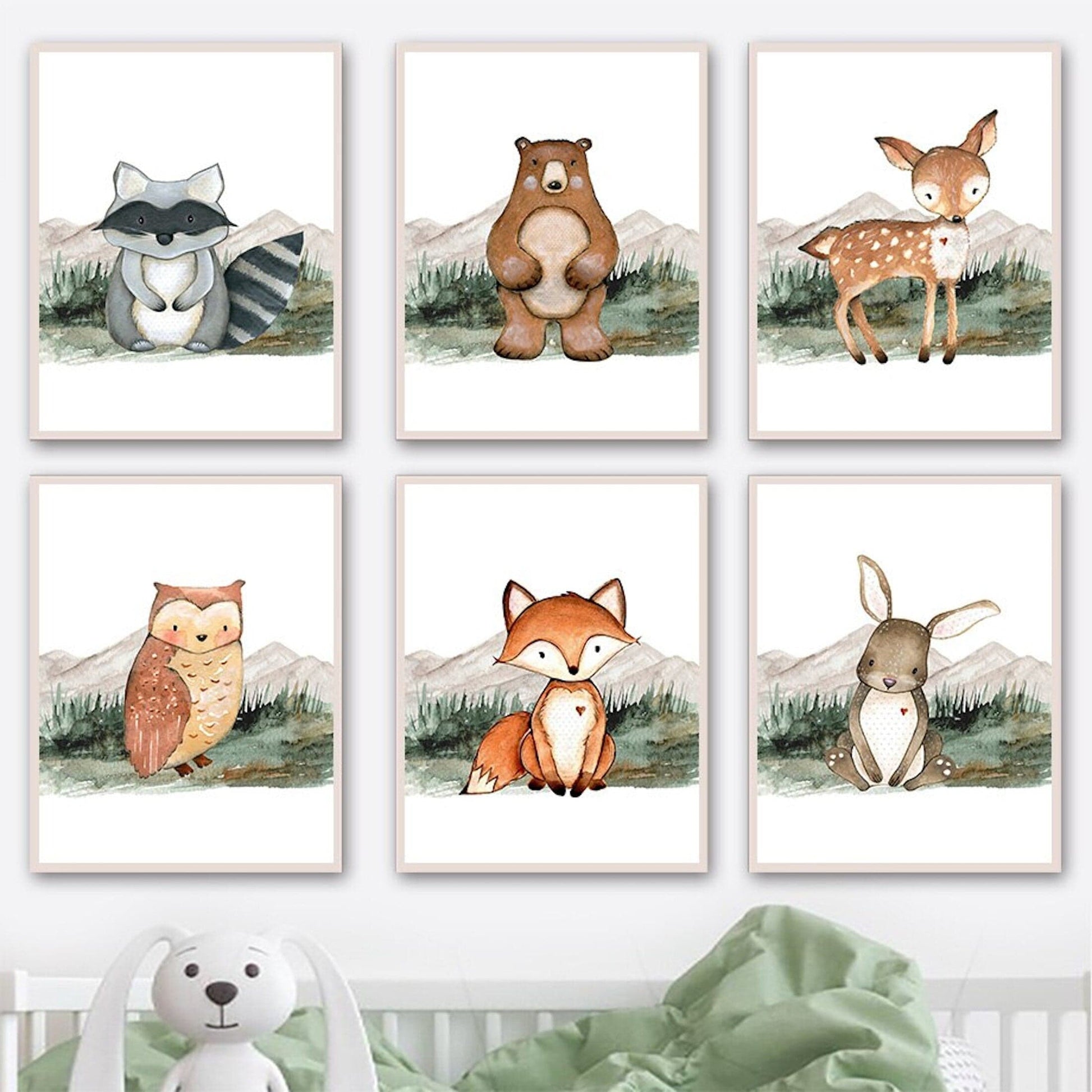Poster Kinder Wald Tiere Fuchs Waschbär Reh Eule Fuchs Braunbär und Berge als Deko Print ohne Rahmen - justgoodmood