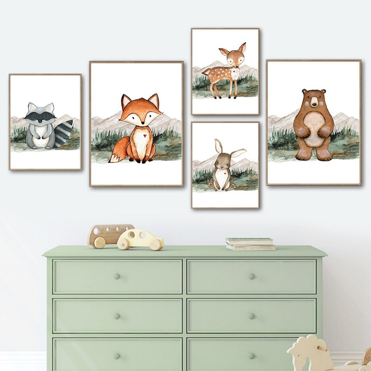 Poster Kinder Wald Tiere Fuchs Waschbär Reh Eule Fuchs Braunbär und Berge als Deko Print ohne Rahmen - justgoodmood